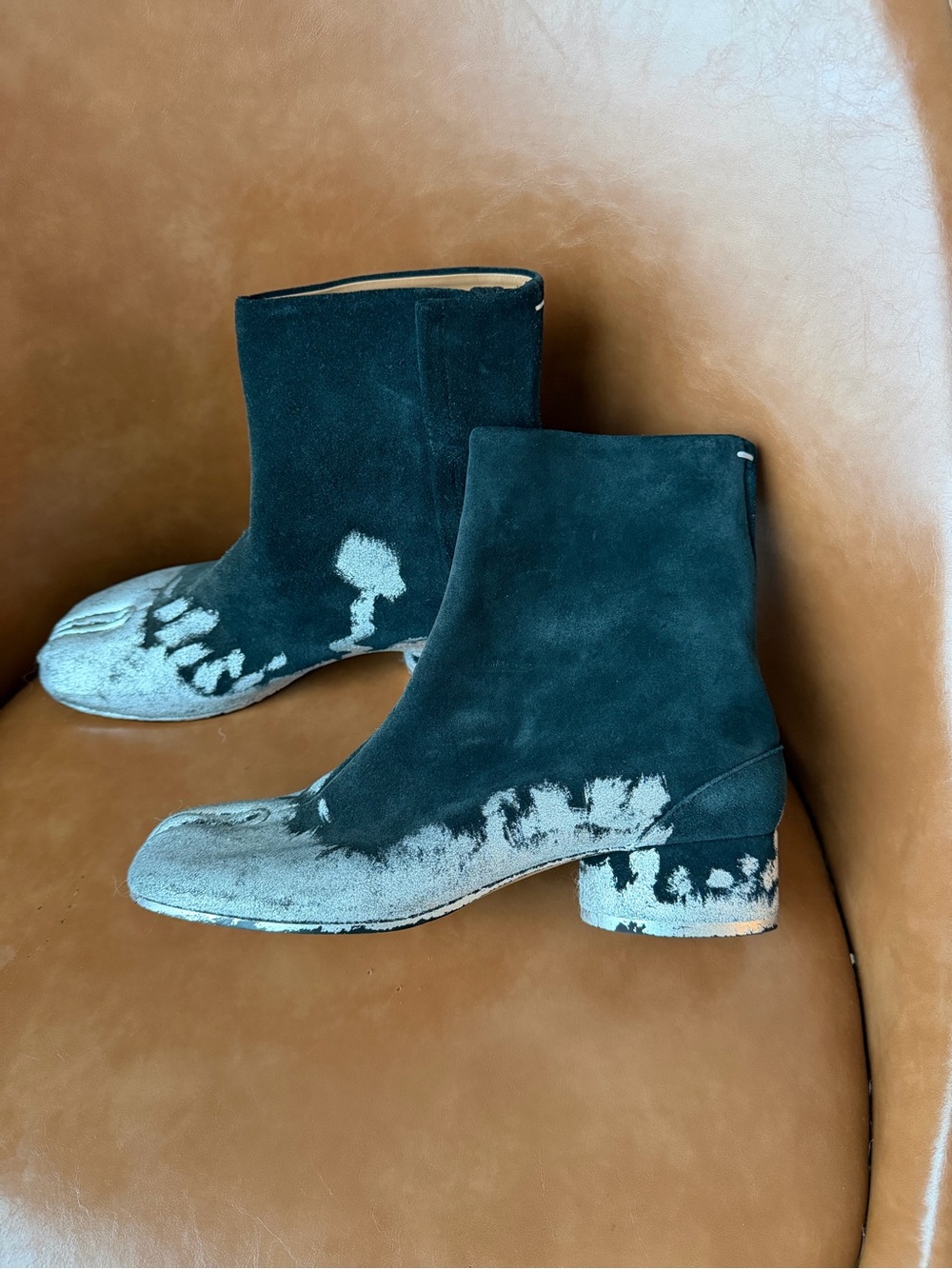 Maison Margiela Wmns Tabi Boot 'Painted - Black Silver' - Preloved! Size 38 - Picture 4 of 8